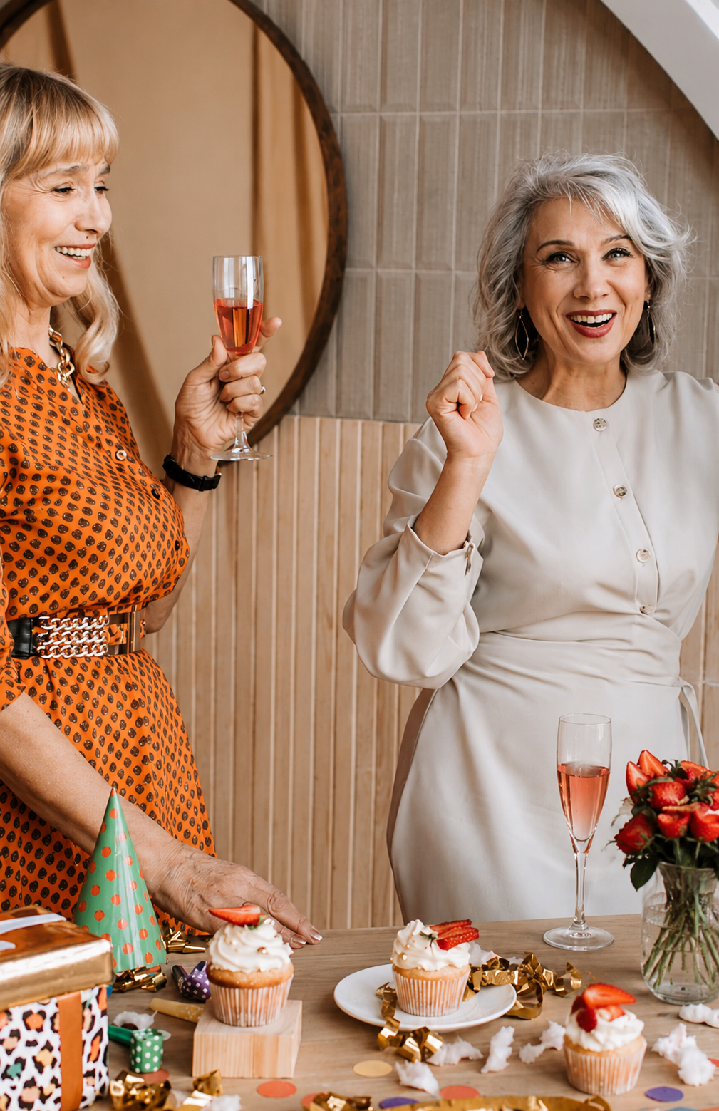 Mulheres celebrando